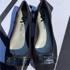 Black Women's Flats